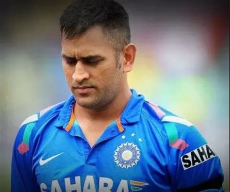 MS Dhoni in sad mood - Guide4info