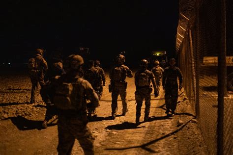 On the Front Line: A Night With Afghan Commandos - The New York Times