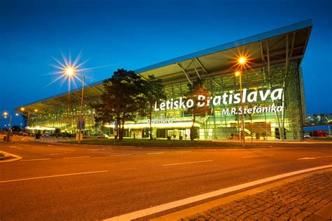 Bratislava Airport Taxi: October 2016