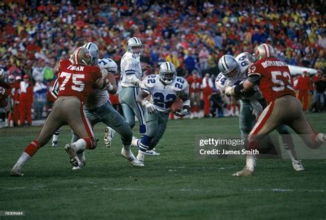 Running back Emmitt Smith of the Dallas Cowboys runs against the San... News Photo - Getty Images