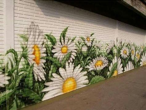 Painted daisy mural. I've seen floral murals done on both vertical and horizontal fencing as ...