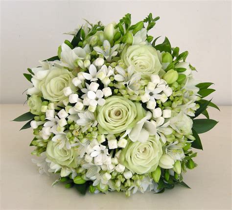 Wedding Flowers Blog: Alison's pale green and white wedding flowers, Potters Heron, Ampfield