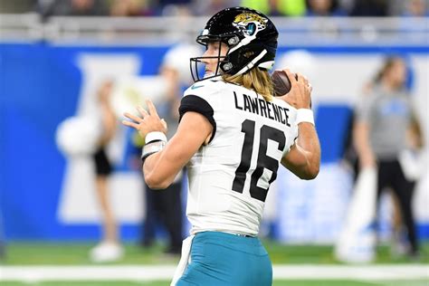 Jaguars vs. Lions: Trevor Lawrence Injured on Final Play of First Half ...