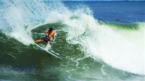 Griffin Colapinto In Hawaii - Surfer