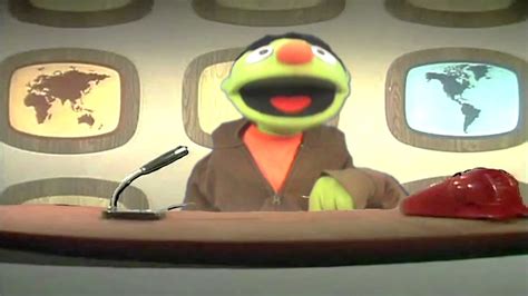 Muppet News Flash - Reporters Blowing Up - Stan Style - YouTube