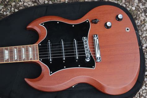 [GUITAR OF THE WEEK #10] SG STANDARD W/3 SINGLE COIL PICKUPS - NATURAL SATIN - Audiofanzine