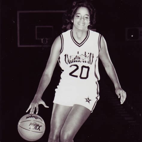 Former Vandy Star Carolyn Peck To Be Inducted Into Women's Basketball ...