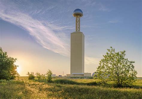 Texas Tesla Tower Titillates | Hackaday