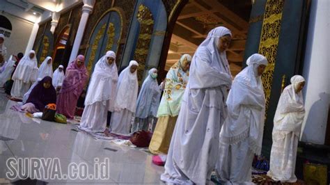 Tata Cara Shalat Tahajud Lengkap Bacaan Doa Tiap Gerakan Tulisan Arab ...