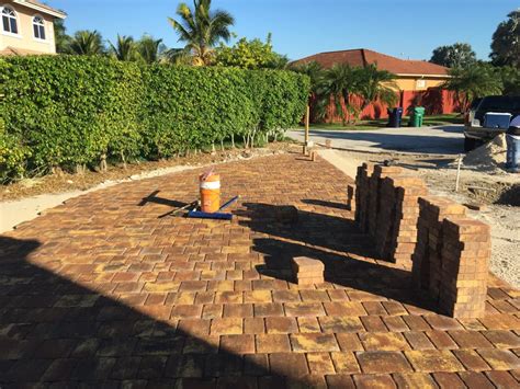 Old Chicago Brick Pavers Miami | Chicago Brick Driveway | Cricket Pavers