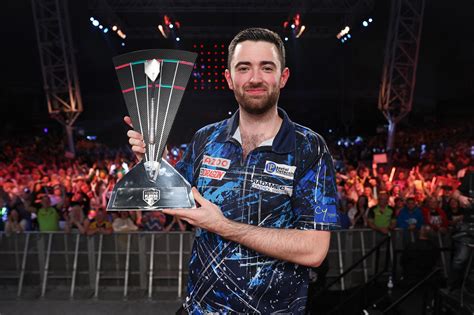 Luke Humphries completes major title treble at the Players Championship Finals - LiveDarts