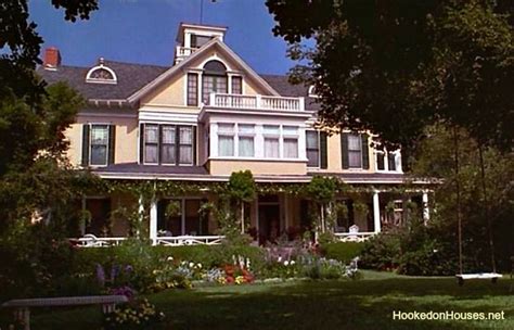 Miss Honey's Cottage & More Sets from the Movie "Matilda" | Fairytale ...