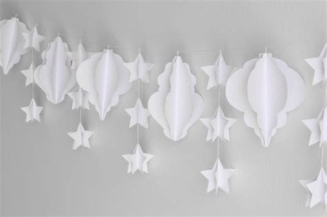 Easy DIY Christmas Paper Garland - Shelterness