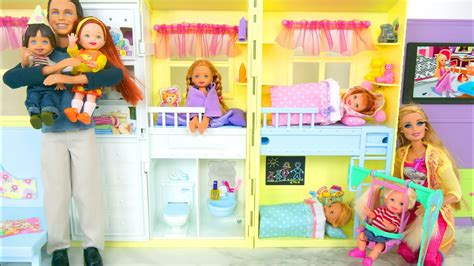 Happy Family Barbie Doll House - Mom,Dad, Baby dolls Puppenhaus Mamãe Rumah boneka Ibu باربي ...