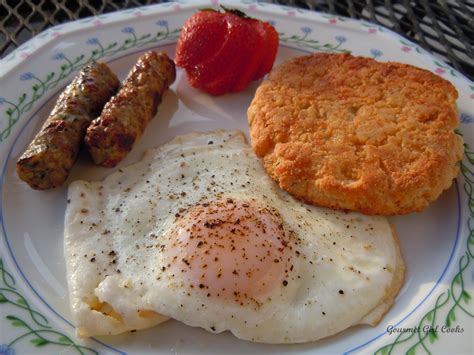 Gourmet Girl Cooks: Saturday's Breakfast...Biscuits, Eggs & Sausage