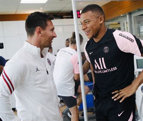 Messi meets Mbappe in first training as PSG player