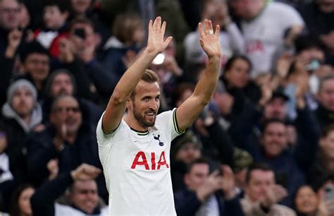 Harry Kane breaks Jimmy Greaves’ Tottenham goals record with 267th ...