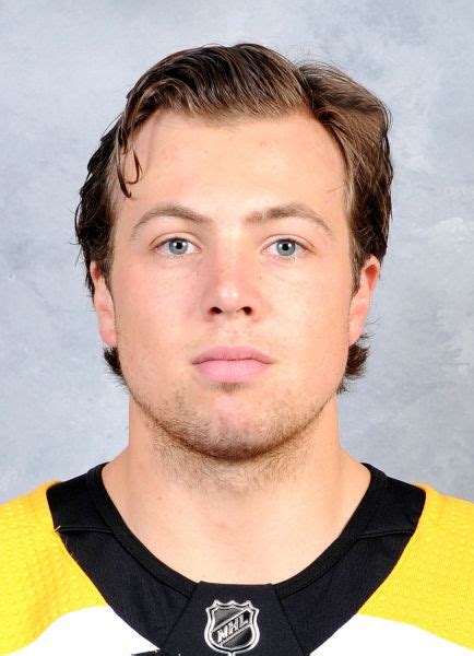 Player photos for the 2012-13 New Jersey Rockets at hockeydb.com