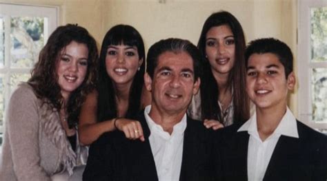 How Did Robert Kardashian Sr. Die? Here's What Khloé Kardashian Thinks