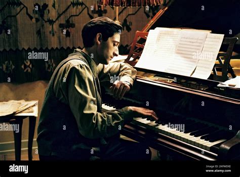 ADRIEN BRODY, THE PIANIST, 2002 Stock Photo - Alamy