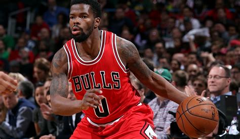 Bulls sign Aaron Brooks | NBA.com