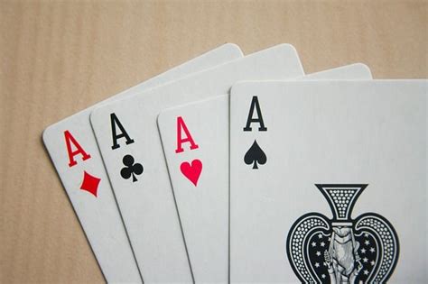 5 Easy Card Games That Anyone Can Play