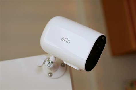 Arlo Essential XL Spotlight Camera review - GearOpen.com