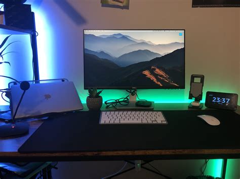 What desk/setup accessories do you recommend to improve this? : r/battlestations