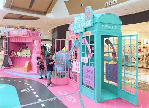 Pin by Cactus 陳 on 01-空间 | Booth design, Exhibition booth design, Retail space design