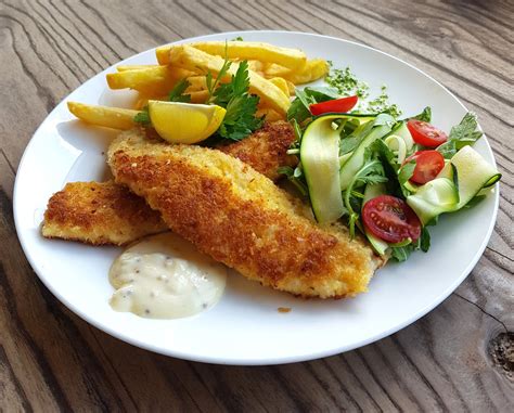 Recipe: Simple Panko Crumbed Fish & Chips — Junction Magazine in 2022 | Fish fillet recipe, Basa ...