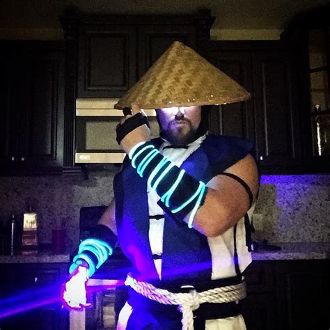 Raiden mortal kombat homemade costume | Halloween Ideas | Pinterest | Raiden mortal kombat ...