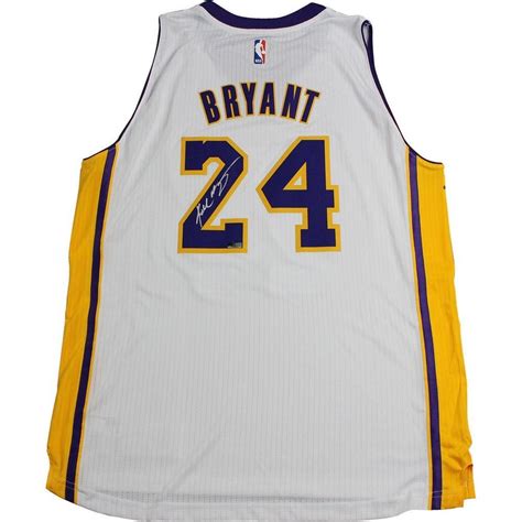 √ Signed Kobe Bryant Jersey