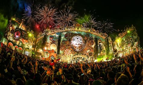 Tomorrowland MainStage: 2005 to Now, a History in Pictures - Lyte Magazine | Tomorrowland ...