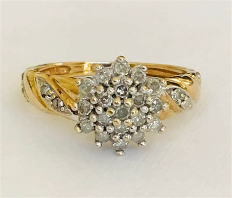 Vintage 9ct gold 0.25 diamond cluster ring - fully hallmarked