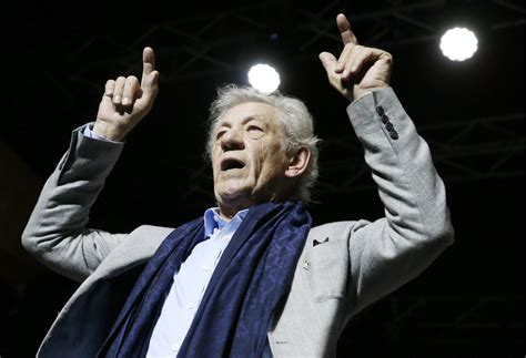 Ian McKellen turned down an insane amount of money to officiate a wedding as Gandalf ...