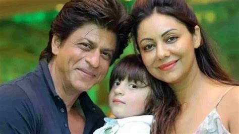 Shah Rukh Khan Wife Gauri Biography and Career - Tfipost.com