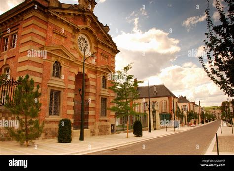 Avenue de Champagne, Epernay, Champagne, France Stock Photo - Alamy