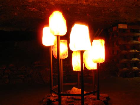 File:1090 - Hallstatt - Salzbergwerk - Salt Lamps.JPG - Wikimedia Commons