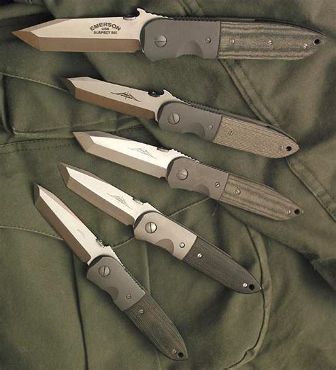 Things To Consider When Choosing The Best Folding Knife - Coyote Hunting