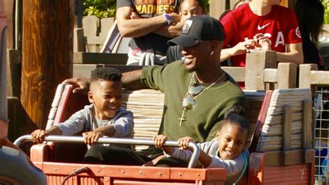 Ne-Yo Can't Stop Smiling on Family Trip to Disney's California Adventure