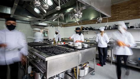 Restaurant Industry's Covid Struggles: Is the Worst Over? | Manhattan ...