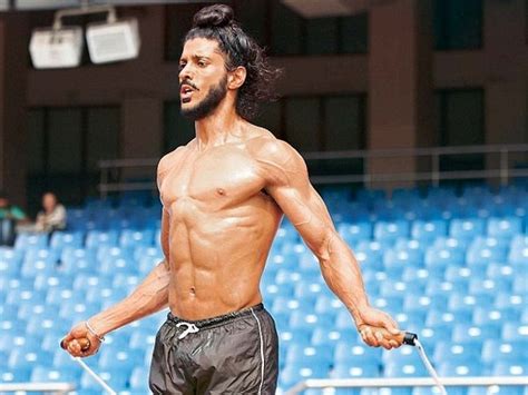 Farhan Akhtar's workout mantra will give you serious fitness goals!