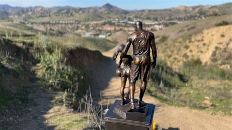 Statue honors Kobe Bryant, daughter Gianna at Calabasas crash site - ABC7 Los Angeles