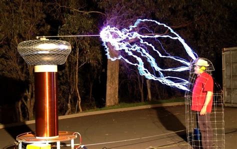 How to Build a Faraday Cage: Homemade DIY Project