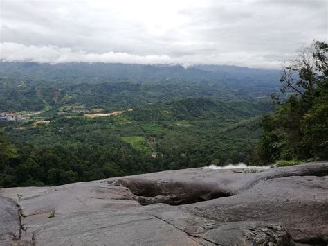 R U N N I N G: Gunung Stong - East State Daypack Hike