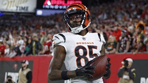 Packers 'Must' Sign Bengals WR Tee Higgins to Help Jordan Love