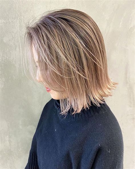 Get a Chic Look with Brown Hair with Highlights: Short Hairstyles to Try Now!