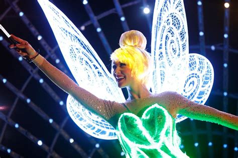 ‘Paint the Night’ Parade Starts May 22 as Part of the Disneyland Resort ...