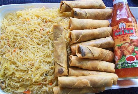 I love lumpia & pancit! Filipino Egg Rolls, Lumpia Recipe, Pancit ...