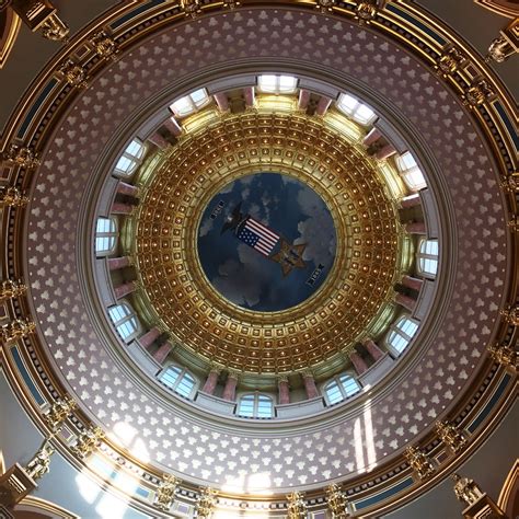 Souvenir Chronicles: DES MOINES, IOWA: STATE CAPITOL BUILDING INTERIOR